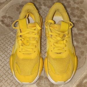 PUMA yellow 💛  running shoes Unisex size